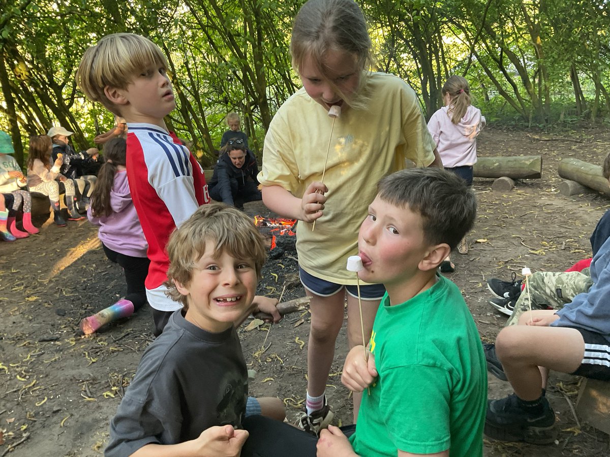 TilstonSch's tweet image. We had great fun exploring and making shelters, the sun shone and lots of fun was had!#makingmemories
