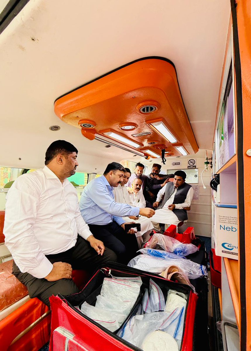 siehspk's tweet image. Building safer communities together 🤝

THE SUKKUR CHAMBER OF COMMERCE &amp;amp; INDUSTRY visited SIEHS - 1122 Sukkur to strengthen collaboration for better emergency response 🚑

Because teamwork saves lives.

#SIEHS1122 #Sukkur #CommunityFirst #EmergencyResponse #Collaboration