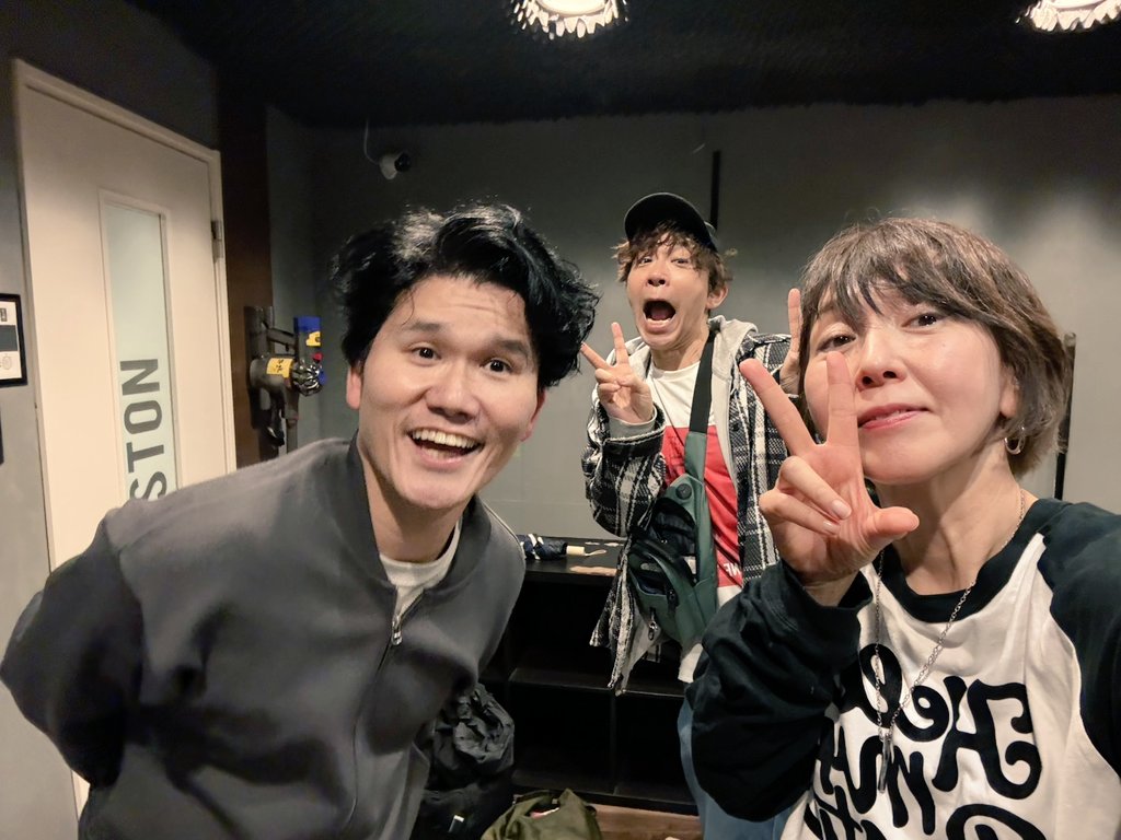 NESANS0615's tweet photo. 今日は3人で練習したわ、何の練習かは謎よ❤まぁ私達のこと知ってるおぱんちぃなら何となくわかるでしょ❤楽しみにしててね💋 https://t.co/967KuB43qW
