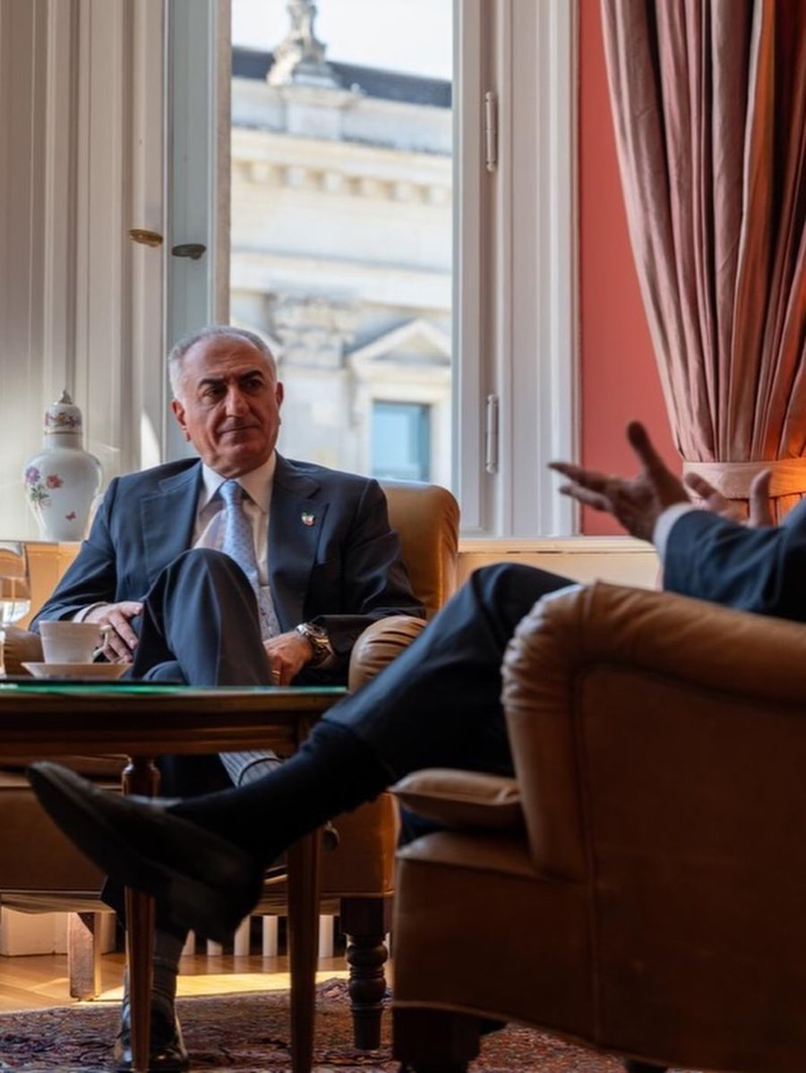 👑الیزابت هفتم👑 tweet media