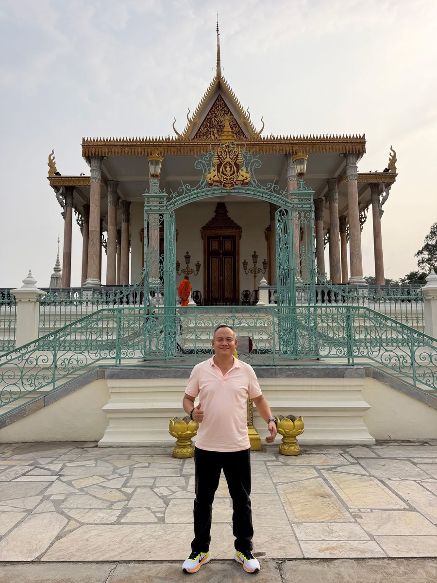 Ceotranvanlam's tweet photo. Tham quan cung điện Hoàng Gia Campuchia
#lamsaigondoor #LãmSaiGonDoor #MrLãm #lãm #Cambodia #campuchia #PhnomPenh https://t.co/uouGl6wuxG