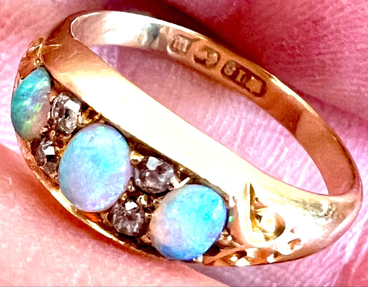 CatoCrane's tweet image. Cato Crane Est.in 1985 at #Heswall in #Wirral is Open BY APPOINTMENT Over the BANK HOLIDAY Weekend &amp;amp; Every WEEKDAY to Appraise Higher Value #Jewellery, #Silver, Pictures, Watches Etc 0151 342 2321 @heswallmagazine @chestertweetsuk @LivEchonews @WestKirbyToday #GB