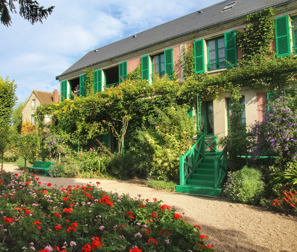 lifefrance's tweet image. Daily #photooftheday from #France Monet's house in Giverny, Normandy, like a painting come to life... 
#thegoodlifefrance