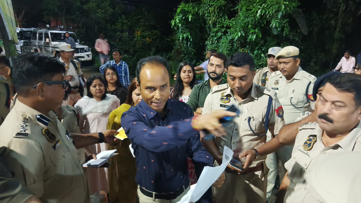 DEONalbari's tweet photo. On 29/4/26, DEO, Shri Nibedan Das Patowary, ACS along with SSP, Shri Bibekandanda Das, APS paid an official visit to Nalbari College to review the arrangements for counting preparedness for forthcoming declaration of results for the Assembly Election.
@ECISVEEP 
@ceoassam62029 https://t.co/6fWD4In7io