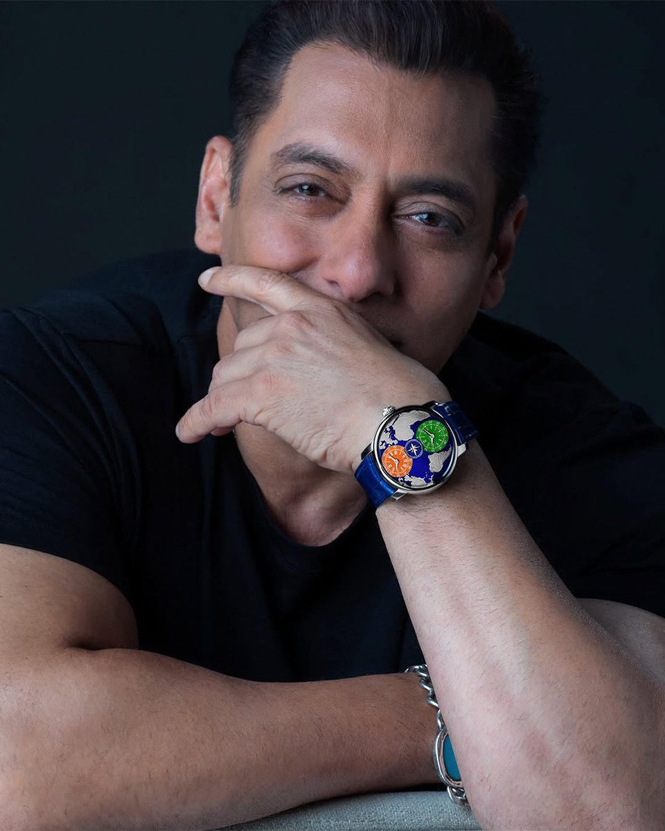 beingshivani178's tweet photo. Looking absolutely dapper! 🔥 @BeingSalmanKhan😍❤️ https://t.co/FSkWEInmng