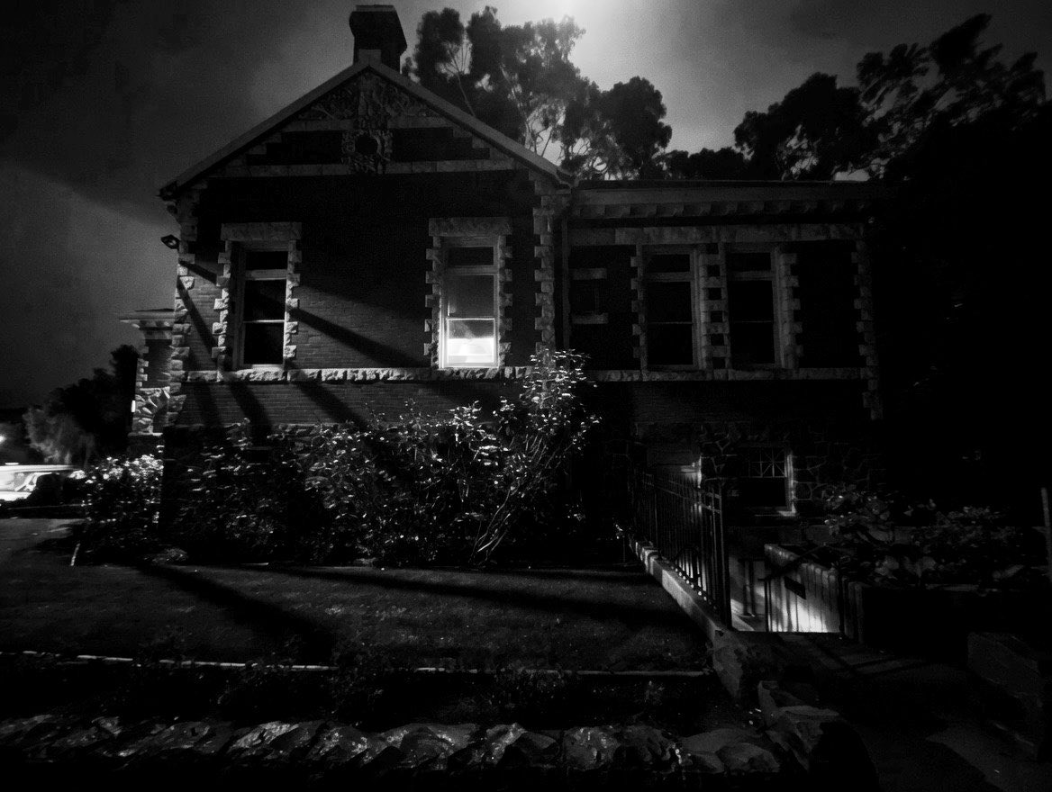 WildDevice's tweet image. A quiet walk past the 121 year old building 

#night #photography #ghoststories