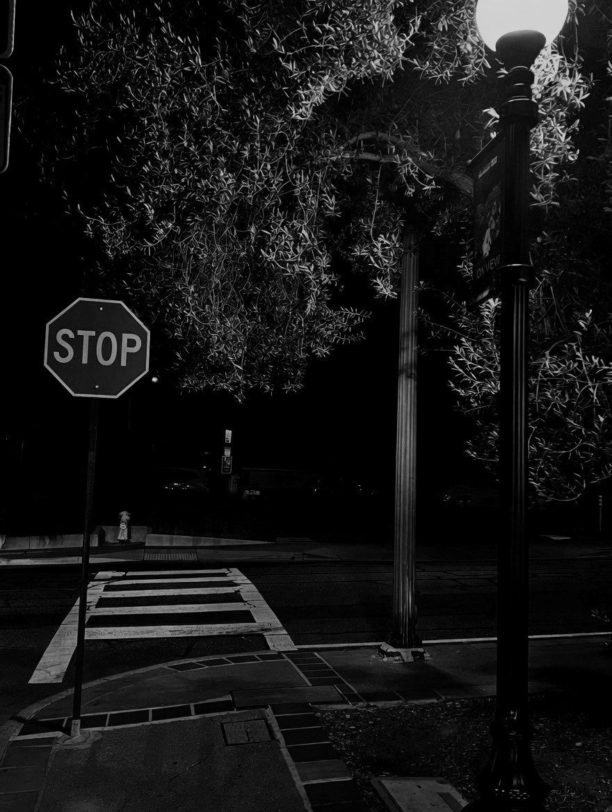 WildDevice's tweet image. A quiet walk past the 121 year old building 

#night #photography #ghoststories