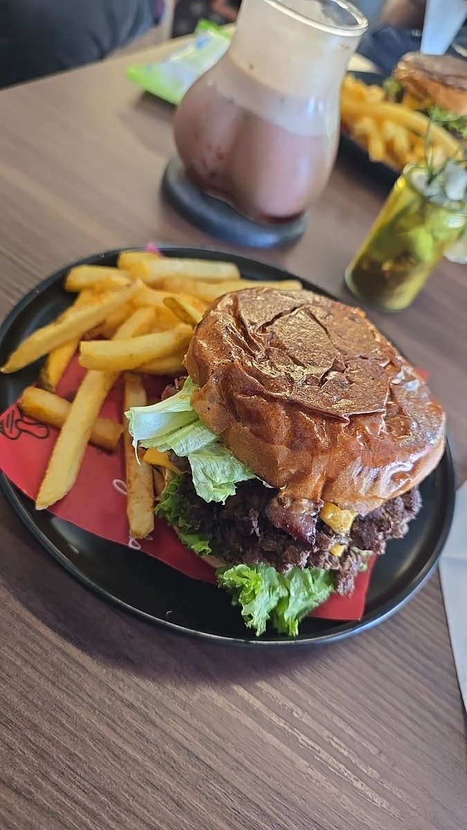 Rikari_Ikari's tweet image. Just vibess. #happy