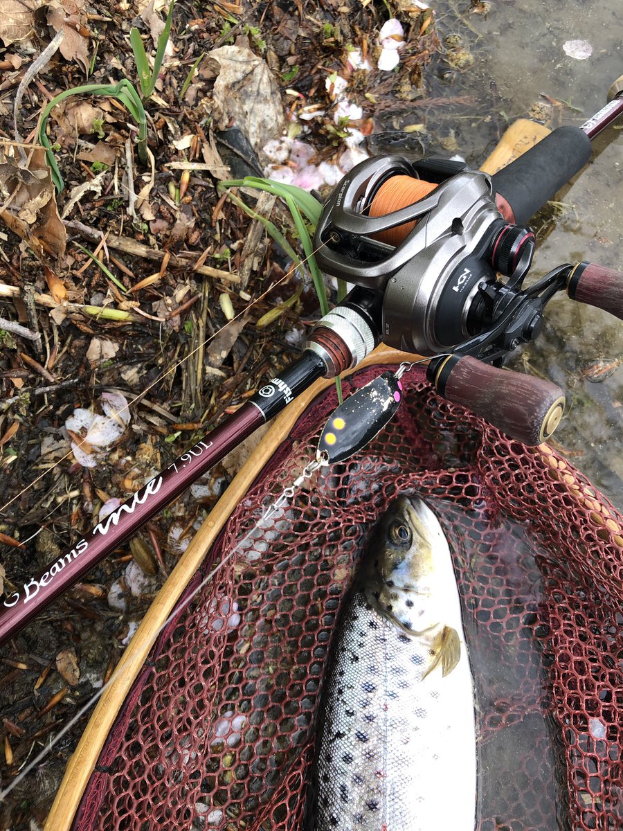 zisakukebari59's tweet image. 昨日買ってきたルアーでちょい釣り🎣やはり連休で頻繁に人が入ってるらしく渋くて大苦戦💦なんとかブラウン3匹釣ってホゲ回避😆釣り人が数人いてフライの人はコンスタントに釣ってましたね🤔
#北海道 #ベイトフィネス #Fishman #Beams #inte79UL #SHIMANO #Scorpion #BFS #BUX #ブラウントラウト