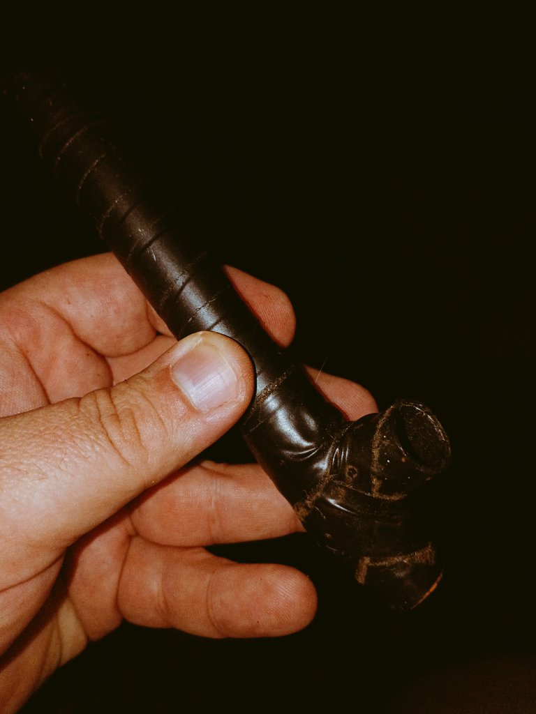 Balor_Club10's tweet image. 20 plus yr old handmade bamboo pipe. #handmade #pipe @Kittennn_420 @420matt9191 @_StonersRUs_