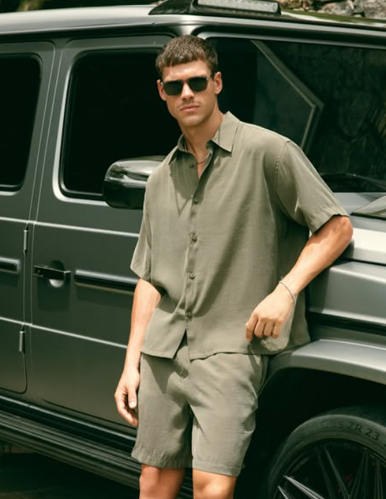 cc_augusta's tweet photo. Prepárate para brillar este verano con los looks más frescos y estilosos de @newyorkeronline 🌞👕

La temporada de sol ya está aquí, y con ella, las camisas y pantalones cómodos pero con mucho estilo. ¡Perfectos para tus escapadas! https://t.co/qdroZYOFTS