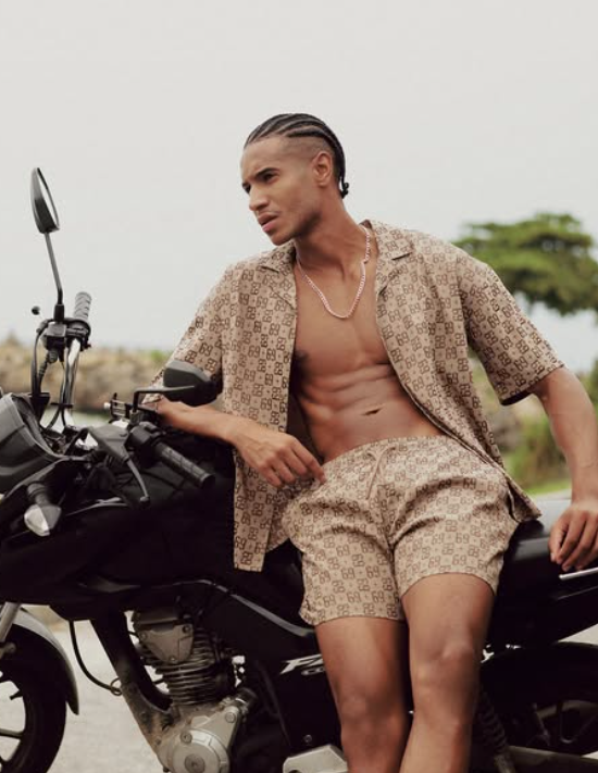 cc_augusta's tweet photo. Prepárate para brillar este verano con los looks más frescos y estilosos de @newyorkeronline 🌞👕

La temporada de sol ya está aquí, y con ella, las camisas y pantalones cómodos pero con mucho estilo. ¡Perfectos para tus escapadas! https://t.co/qdroZYOFTS