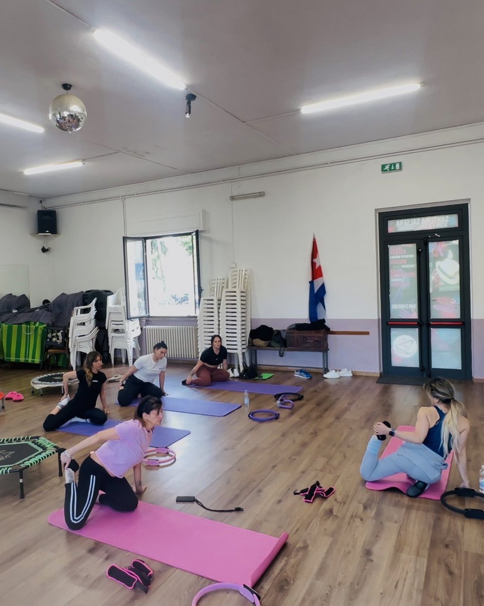 AnnaFarina1903's tweet image. Join us 
#fitnessnoitique #pilates #rebounding #bosuball #strength #stretching