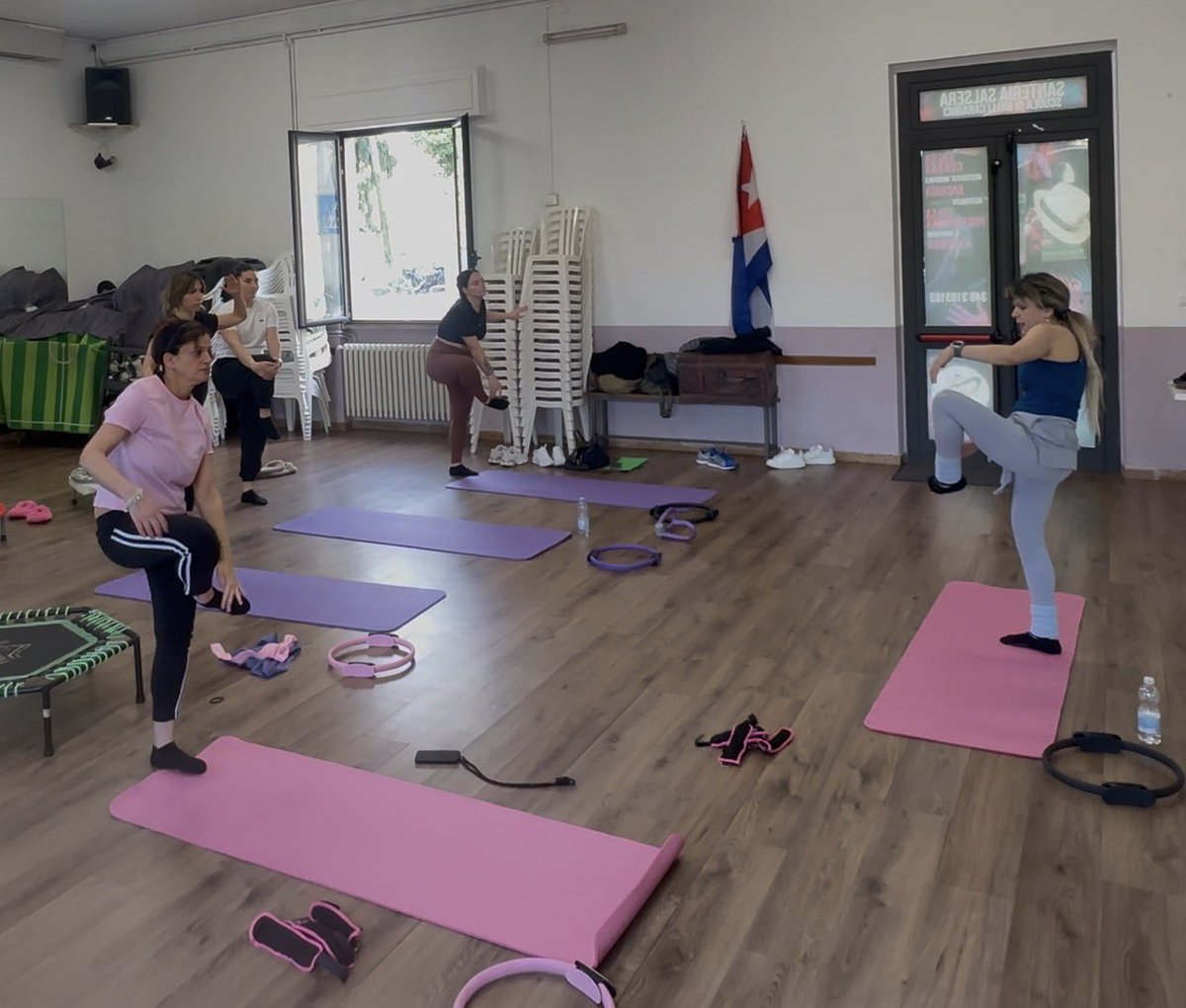 AnnaFarina1903's tweet image. Join us 
#fitnessnoitique #pilates #rebounding #bosuball #strength #stretching