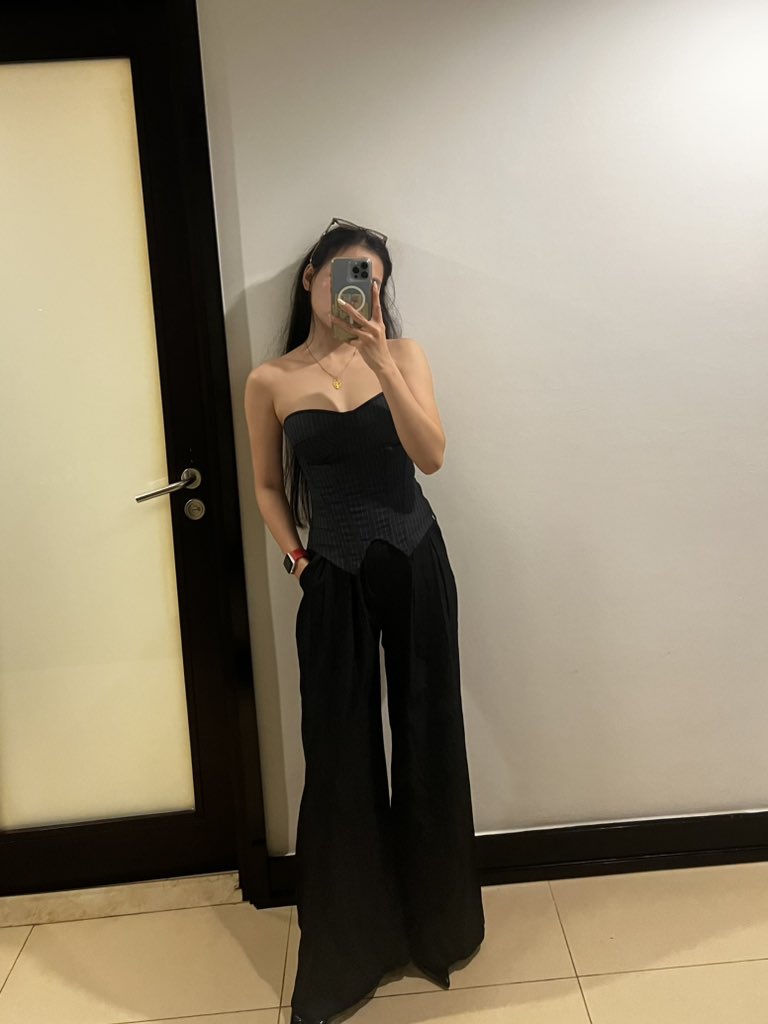Hồng Thắm tweet media