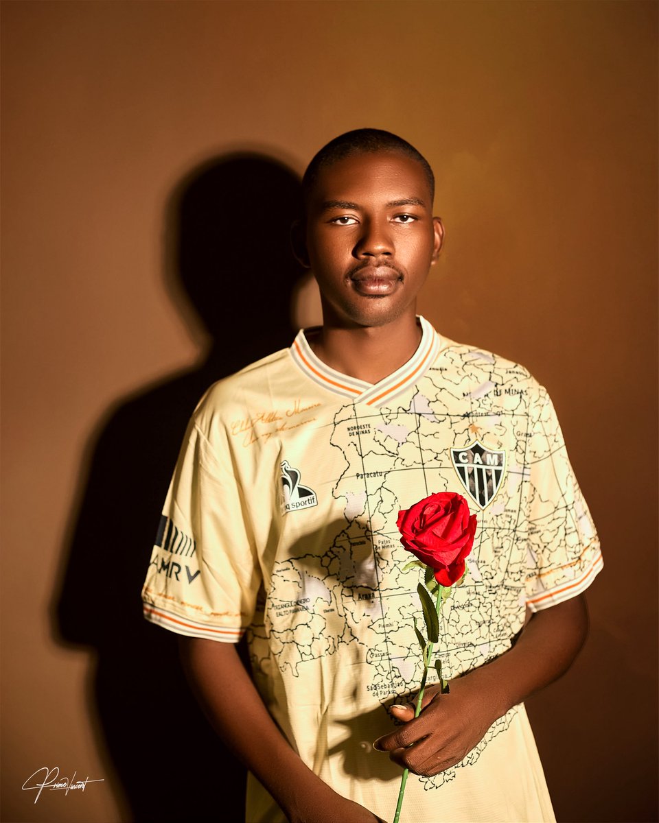 Blaq_Sticks's tweet photo. Big love to the whole team for making Blaq Roses a reality 🌹 All the energy, sleepless nights, and belief brought this project to life — I appreciate every one of you. To everyone who anticipated it, it’s now out on all platforms. Go stream, use the sound, and share everywhere🔥 https://t.co/hu0VyCCtAj