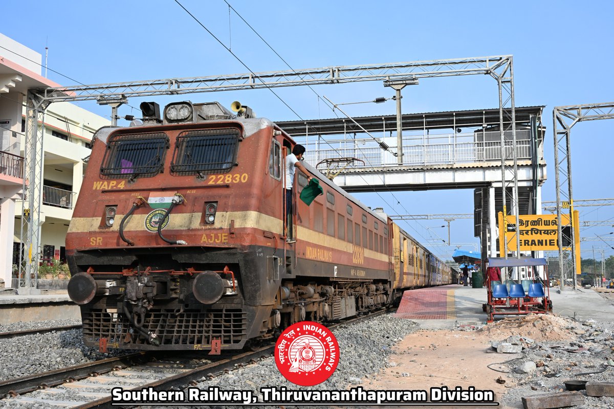 drm_tvc's tweet image. The Guruvayur–Chennai Egmore Express departs gracefully from Platform No. 2 at Eraniel railway station.
#IndianRailways #SouthernRailway #TVCSR #Train #Railways