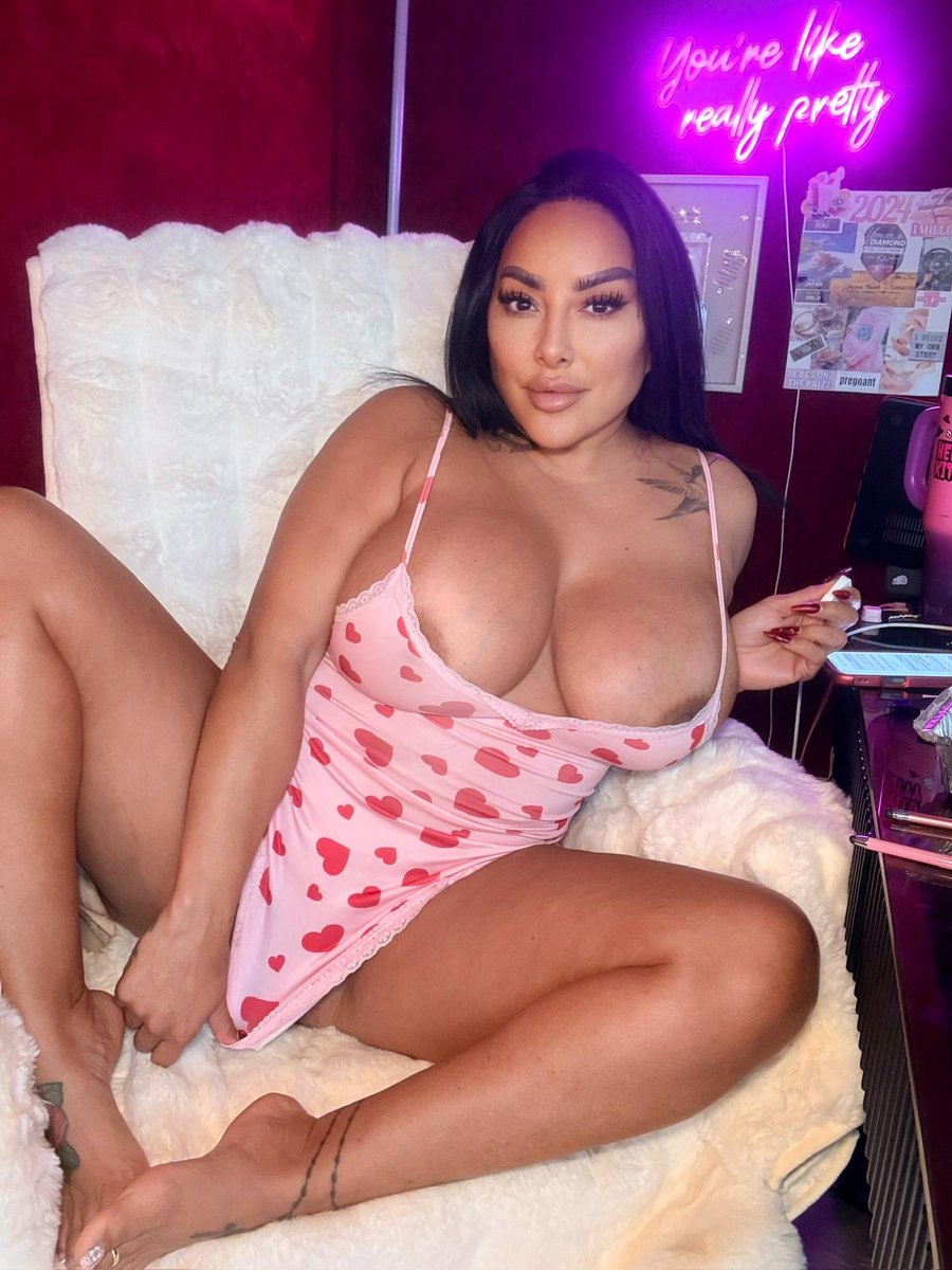 Kiara Mia tweet media