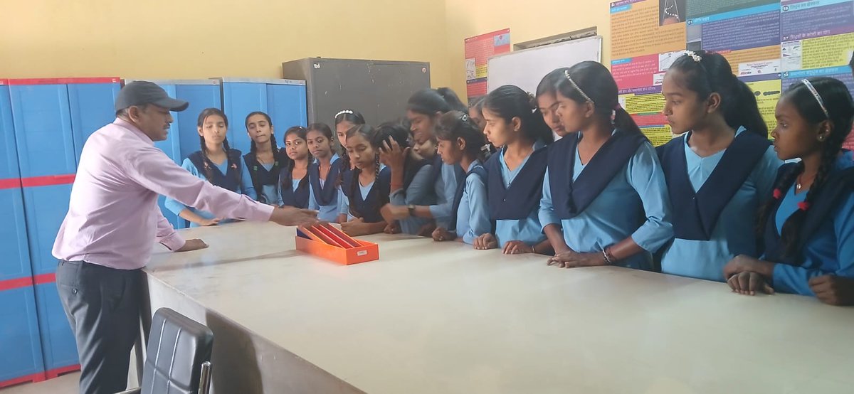 CentreMini's tweet image. At R.D.A High School, Damodarpur, students explore Forces &amp;amp; Friction through hands-on learning in the Mini Science Centre.
With teacher guidance, concepts turn into real understanding.
Follow us to see learning in action.
#STEMLearning #MiniScienceCentre #HandsOnLearning
