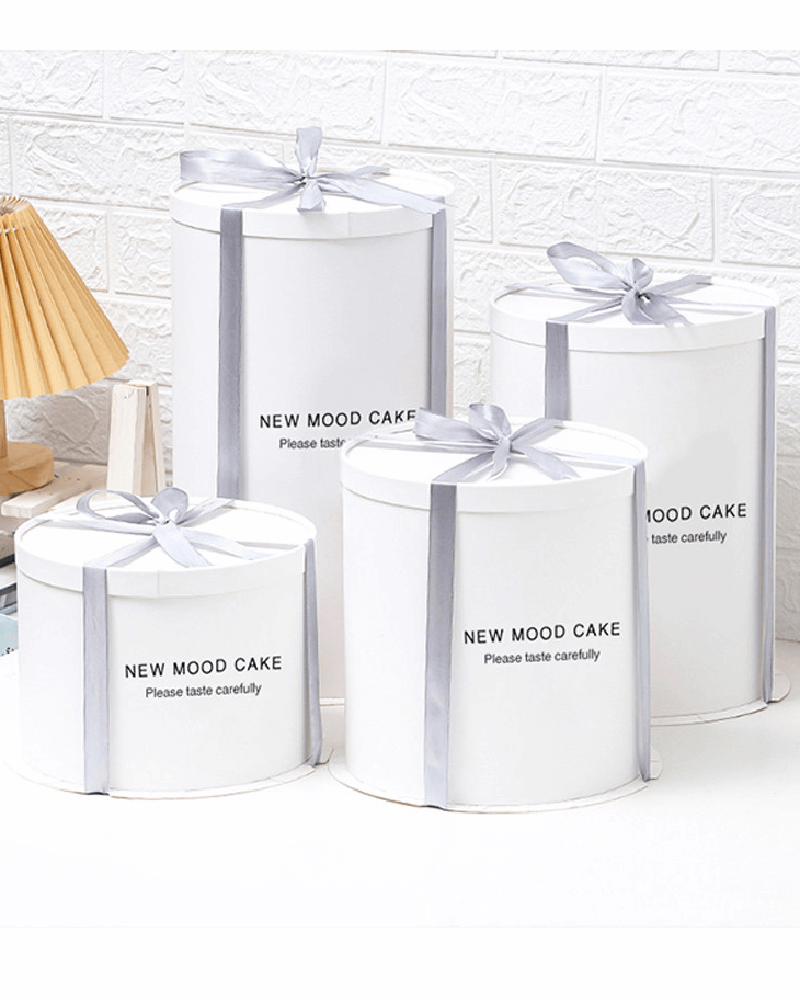 Ydxpackaging's tweet image. That Clean Aesthetic Your Cake Needs 🍰

Elevate your baking game with these stunning white round boxes! Simple yet sophisticated, with a touch of gold for a luxurious feel. Perfect for showcasing your edible art.
#cakebox #packagingdesign #minimalist #bakingtools #sweettooth