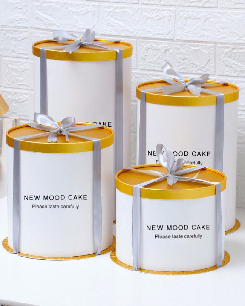 Ydxpackaging's tweet image. That Clean Aesthetic Your Cake Needs 🍰

Elevate your baking game with these stunning white round boxes! Simple yet sophisticated, with a touch of gold for a luxurious feel. Perfect for showcasing your edible art.
#cakebox #packagingdesign #minimalist #bakingtools #sweettooth