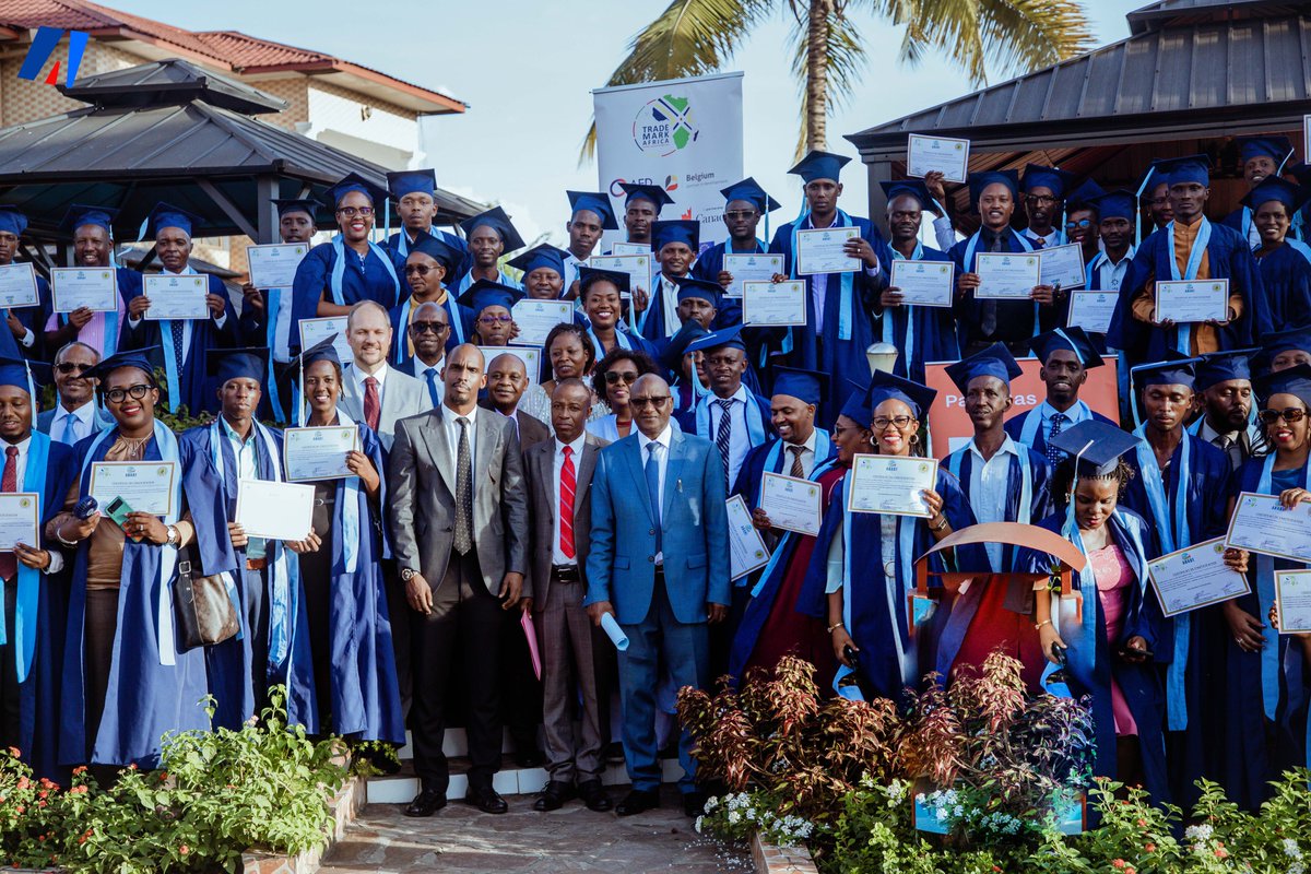 chrisnibas's tweet image. Proud moment💪! More than 150 customs brokers, freight forwarders &amp;amp; OBR agents received their certificates after completing an intensive #CPD training. Modules covered: Customs valuation methods, application of #EAC customs union regulations, freight logistics, ethics, etc.