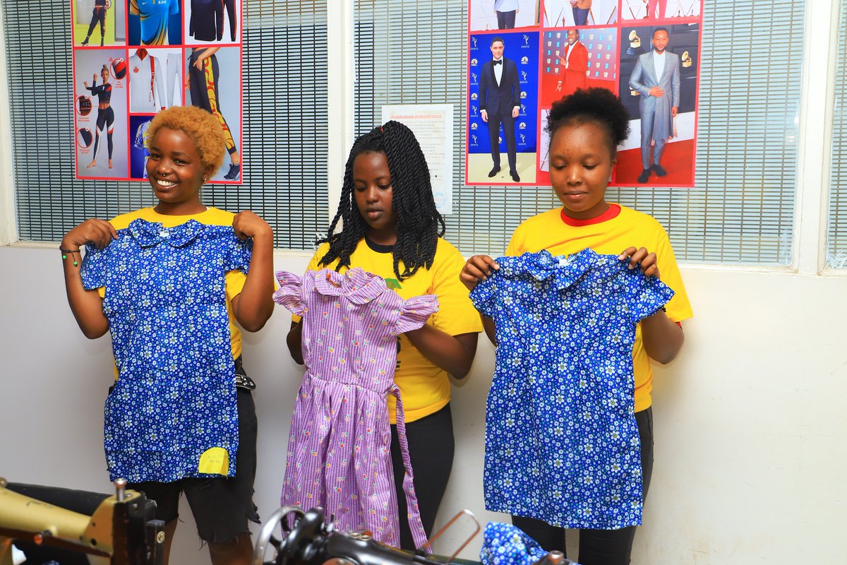 IcsTechcollege's tweet image. SCHOOL OF FASHION &amp;amp; DESIGN. 
Our curriculum is designed to move students beyond basic garment construction. From the conceptualization of a collection to the runway presentation, our students are trained to handle every facet of the design.
#fashion #DesignMatters #ICSCollege