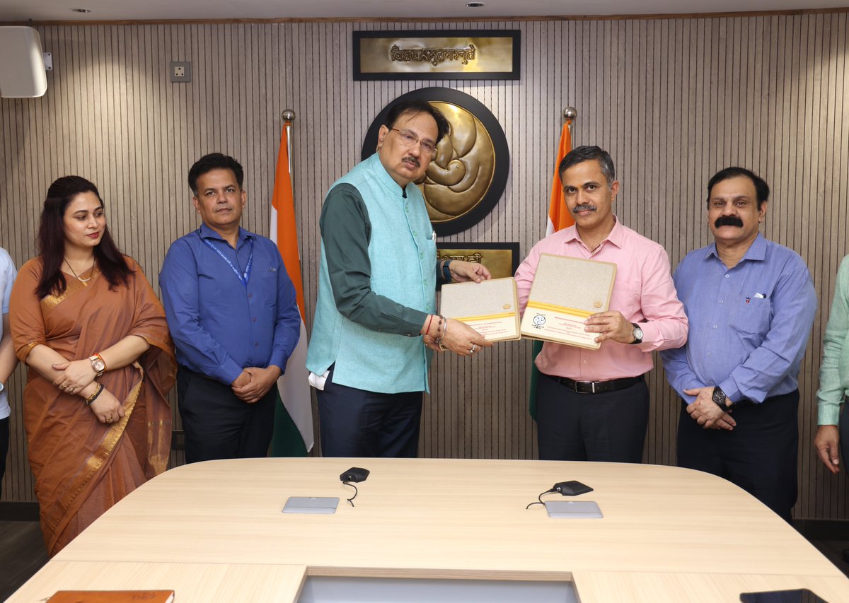 Strengthening education through collaboration !
#NIELIT &amp; <a href="/ncert/">NCERT</a>  signed MoU to advance the goals of #NEP2020, NCF-FS-2022, NCF-SE-2023.
🤝 Focus on:
✔️ Training &amp; Capacity Building
✔️ Content Development
✔️ Technology Integration
✔️ Research &amp; Innovation
#NCERT #EducationReform