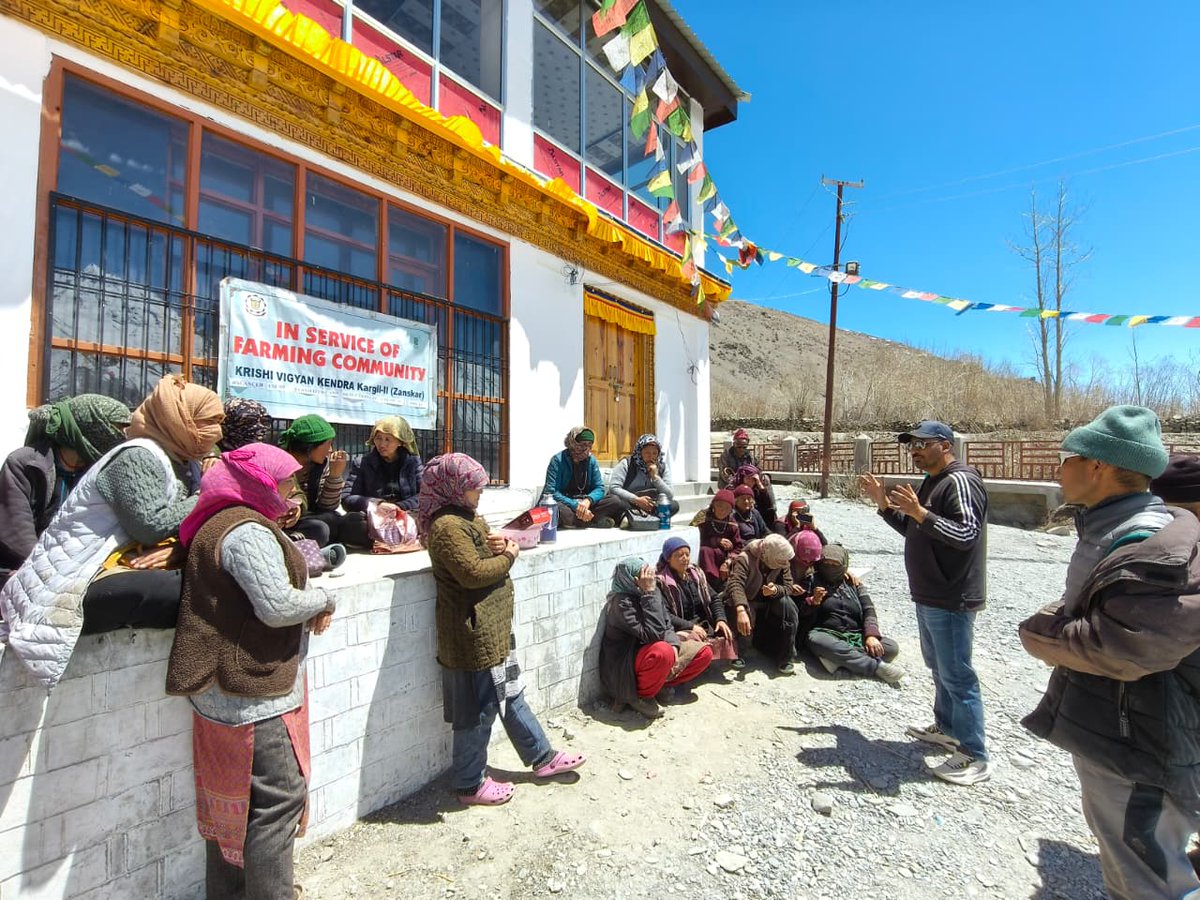 KvkKargil2's tweet image. KVK Zanskar conducted a campaign on balanced fertilizer use &amp;amp; Natural Farming across multiple locations, following guidelines of promoting soil health &amp;amp; sustainable agriculture in Ladakh.#NaturalFarming #SoilHealth #ICAR #KVK #Ladakh @atari1icar @icarindia @lg_ladakh @ULadakh