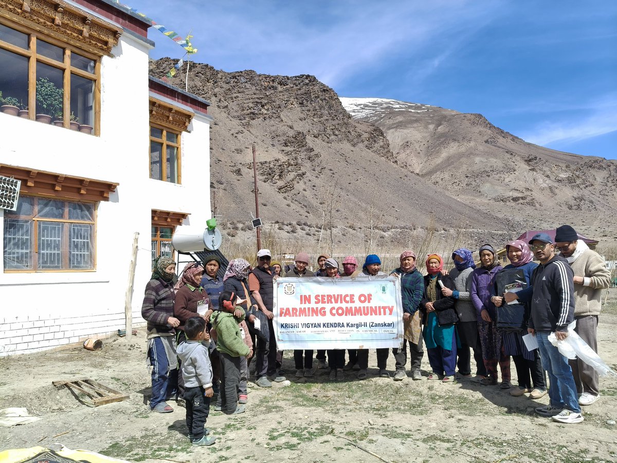KvkKargil2's tweet image. KVK Zanskar conducted a campaign on balanced fertilizer use &amp;amp; Natural Farming across multiple locations, following guidelines of promoting soil health &amp;amp; sustainable agriculture in Ladakh.#NaturalFarming #SoilHealth #ICAR #KVK #Ladakh @atari1icar @icarindia @lg_ladakh @ULadakh