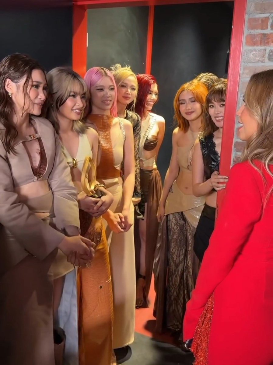 poganda_daily's tweet photo. BINI x THALIA hellooooo are we still okay?? 

BINI GLOBAL FORCE FILIPINAS
 
#BINIForBBWomenInMusic #BINIGlobalForceHonoree https://t.co/ittdqntgVY
