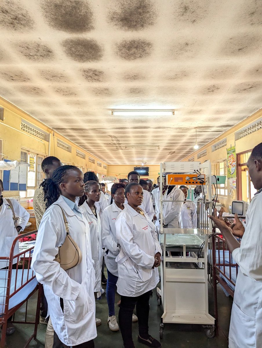 Muhunsa_MAK's tweet image. From classroom to real experience ✨
Makerere Nutrition students at Nalufenya , Jinja gaining hands-on skills in nutrition assessment.
Big thanks to SFTNB, our dean &amp;amp; lecturers for the blended learning experience 🙌🏾
#MUHUNSA #NutritionInAction
#StudentLife
