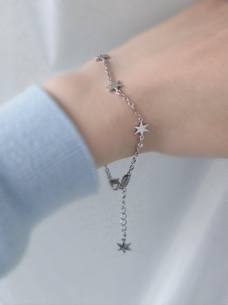 hiroka_pi's tweet image. おほしさまのチェーンブレスレット✶ だいすきなきらきらシルバー、軽くて付け心地がいい🪄 #gifted