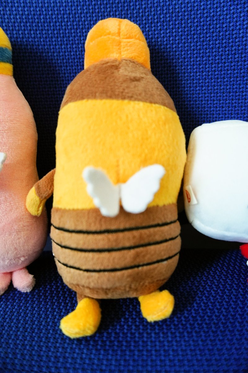 higashimaru_ss's tweet photo. フォロワーさん増えましたので、改めて。

ヒガシマル公式のキャラクターです。

牡蠣だし醤油の“かきちゃん”
うすくちしょうゆの“うしゅお”
うどんスープの“どんすけ”

背中に羽がありまして、
いつか、チャームとかシールとかになるのが
ひそかな夢です。 https://t.co/Za9guqGmhI
