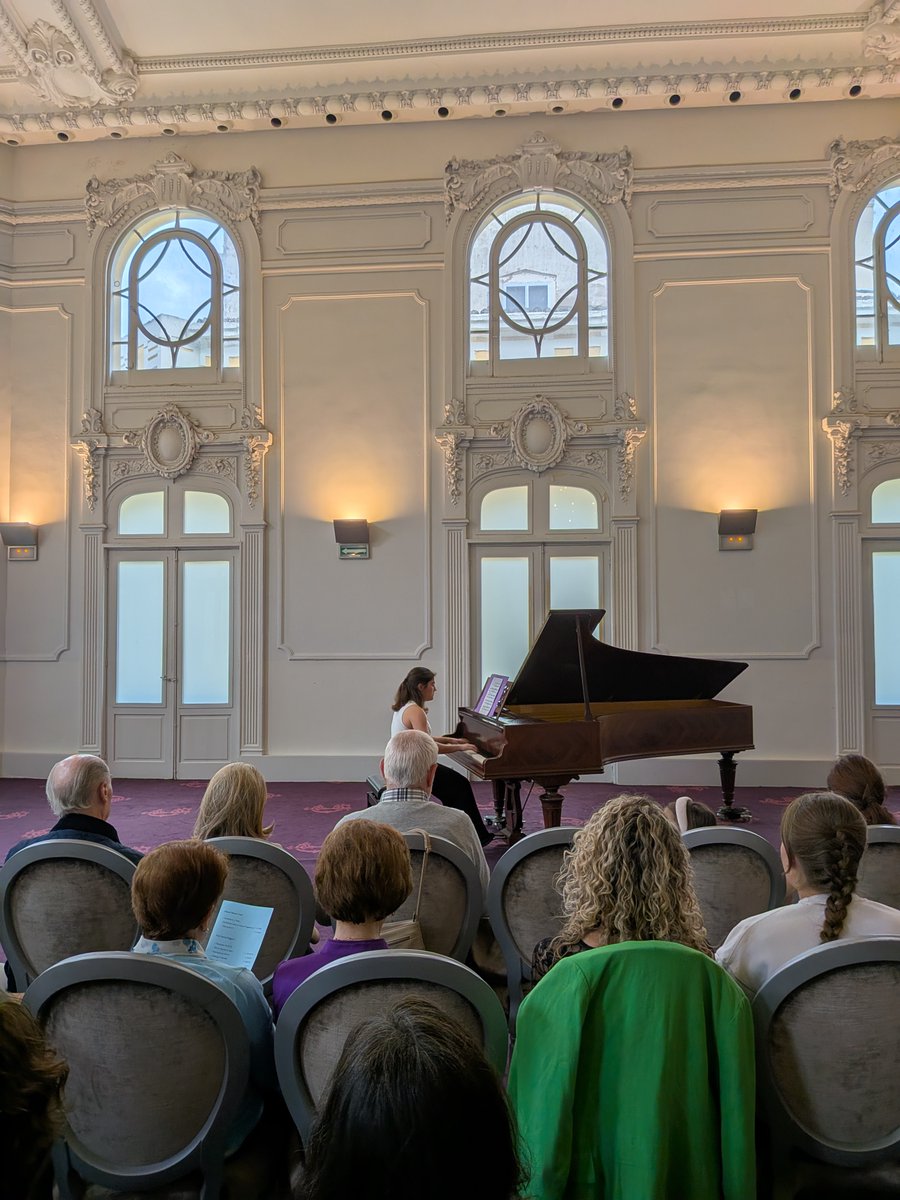 ConserPinedo's tweet photo. 🎹✨ Cerramos el ciclo Pianos en el Círculo 2026 con un magnífico concierto en el Círculo Logroñés 🎶
Gracias al alumnado de Elvira Guarás y Elizabeth Aliende y a todo el público por acompañarnos 🙌
¡Nos vemos en la próxima edición! 🎵💫
@lariojaorg @educarioja @LogronesCirculo https://t.co/e93Jjt4L5D