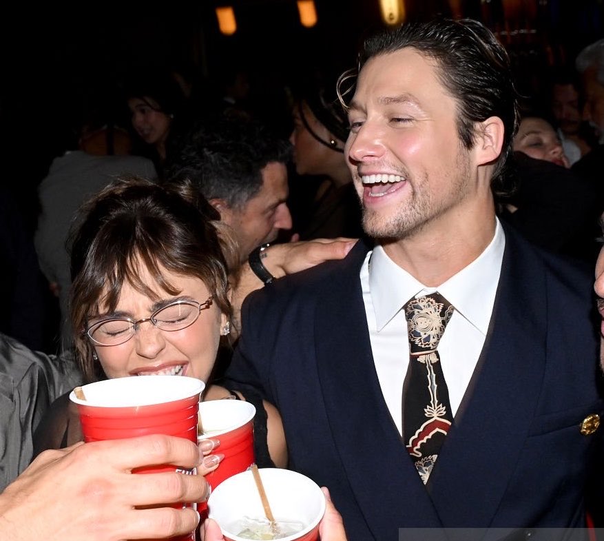 acervo off campus tweet media