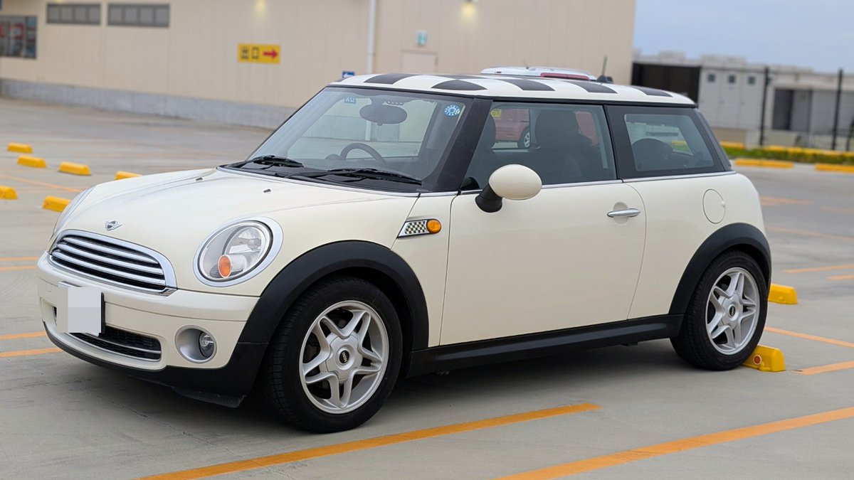 yume9215's tweet image. 紆余曲折ありましたが 納車されました！
ふるーーーい車なので あちこち直しながらになりそうだけど 頑張ってきれいに乗っていきたいです✨️
＃MINI
＃R56