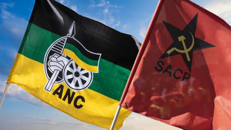 ComradeMDU's tweet photo. 🔴ICYMI

The ANC has given members who hold dual membership with the SACP until end of this week to decide who they will support in the upcoming local government elections. https://t.co/BkzzmlbVff