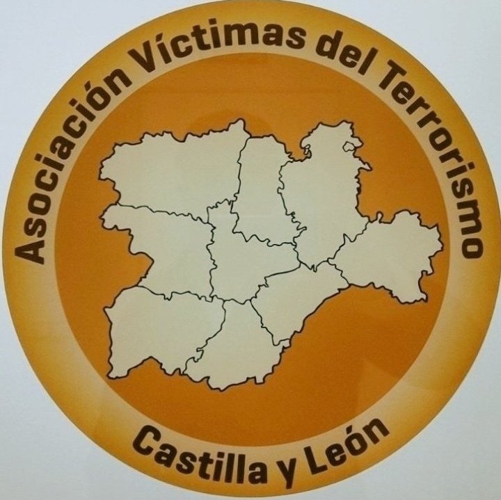 avtcyl's tweet image. 🟠El 30/04/78, #ETA atentó contra la @guardiacivil en #VillafrancaDeOrdicia, 2 terroristas ametrallaron el Land-Rober en el que 4 agentes regresaban después de un servicio.
Los agentes, entre los que se encontraba el salmantino S.V.G, pudieron repeler la agresión y salvar su vida