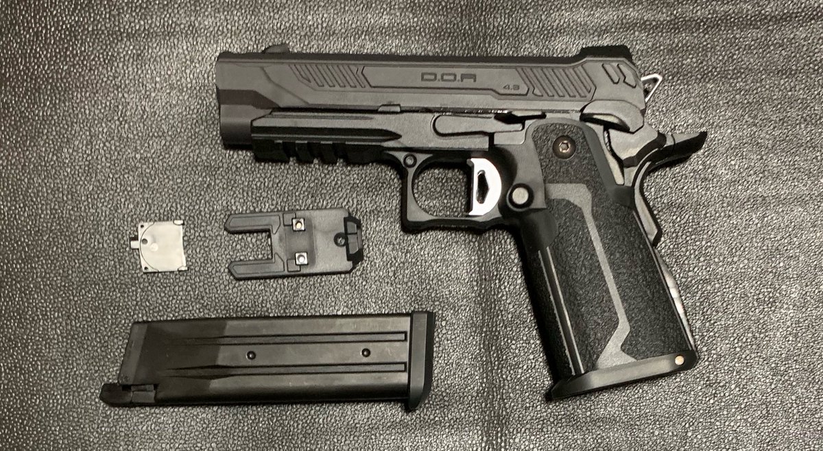 ss_uniformstore's tweet photo. 東京マルイ ハイキャパ4.3 D.O.R

箱出し、0.25g弾で丁度真っ直ぐ飛ぶ位置にホップが設定されていた。

カスタムベースガンとして新品購入、今後各所弄ってゆく。 https://t.co/tiYuovRktq