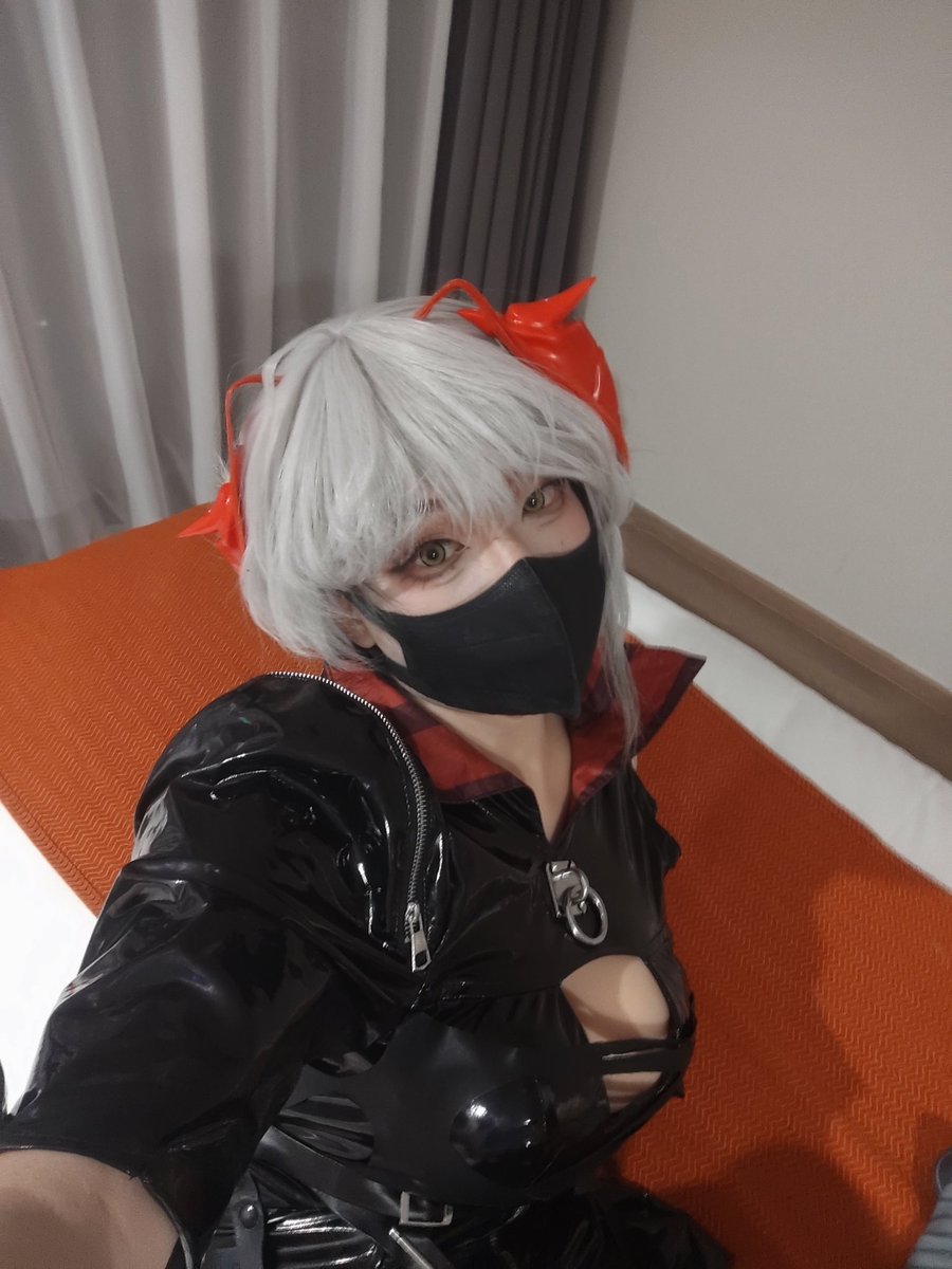 wliuliw's tweet image. 萤火虫dd，d1-2一直在外场哦
＃cosplay ＃arknights ＃W ＃维什戴尔