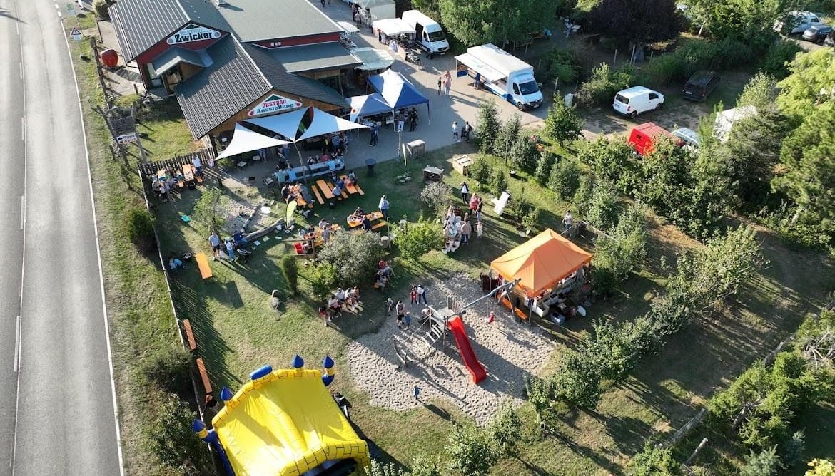 Frühlingszauber in Jessen: Endlich wieder Erdbeeren! Obsthof Zwicker eröffnet die Saison mit großem Fest mz.de/lokal/jessen/e…