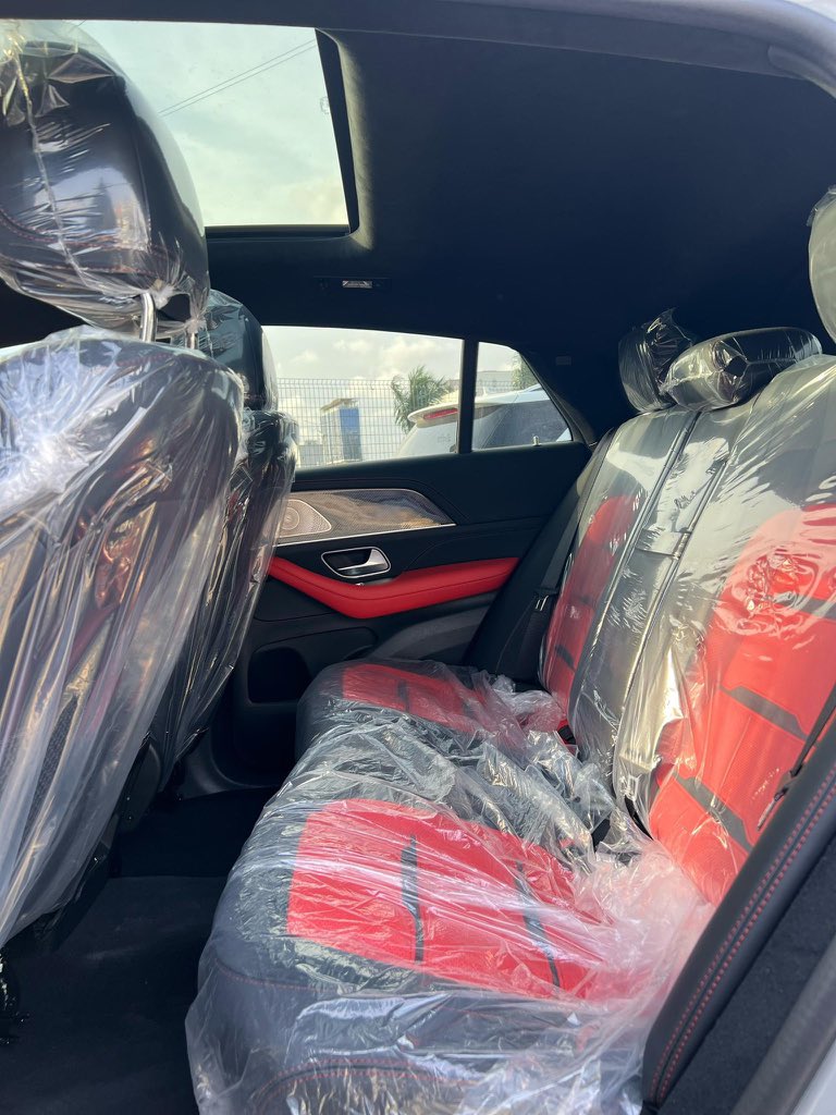 Peace Ighodaro💛 tweet media