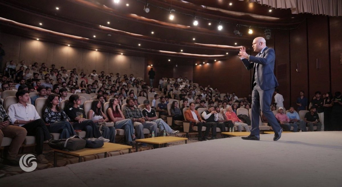 GU_DEECE's tweet image. An inspiring session by Harshvardhan Jain at Galgotias University! ⚡ Students were energized with positivity, confidence, and a drive to achieve more.

#Motivation #CampusLife #GalgotiasUniversity