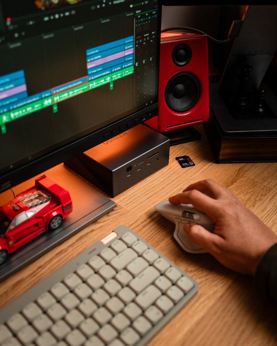 UGREENOfficial's tweet image. The #UGREEN Revodok Maxidok 17-in-1 Thunderbolt™ 5 Docking Station somehow looks even better on Kirk's desk! Go check out his other great content on IG at kirk.lepiten then learn about our dock below
🔗bit.ly/4uehWt3
#tech #desksetup #thunderbolt5 #tb5 #dockingstation
