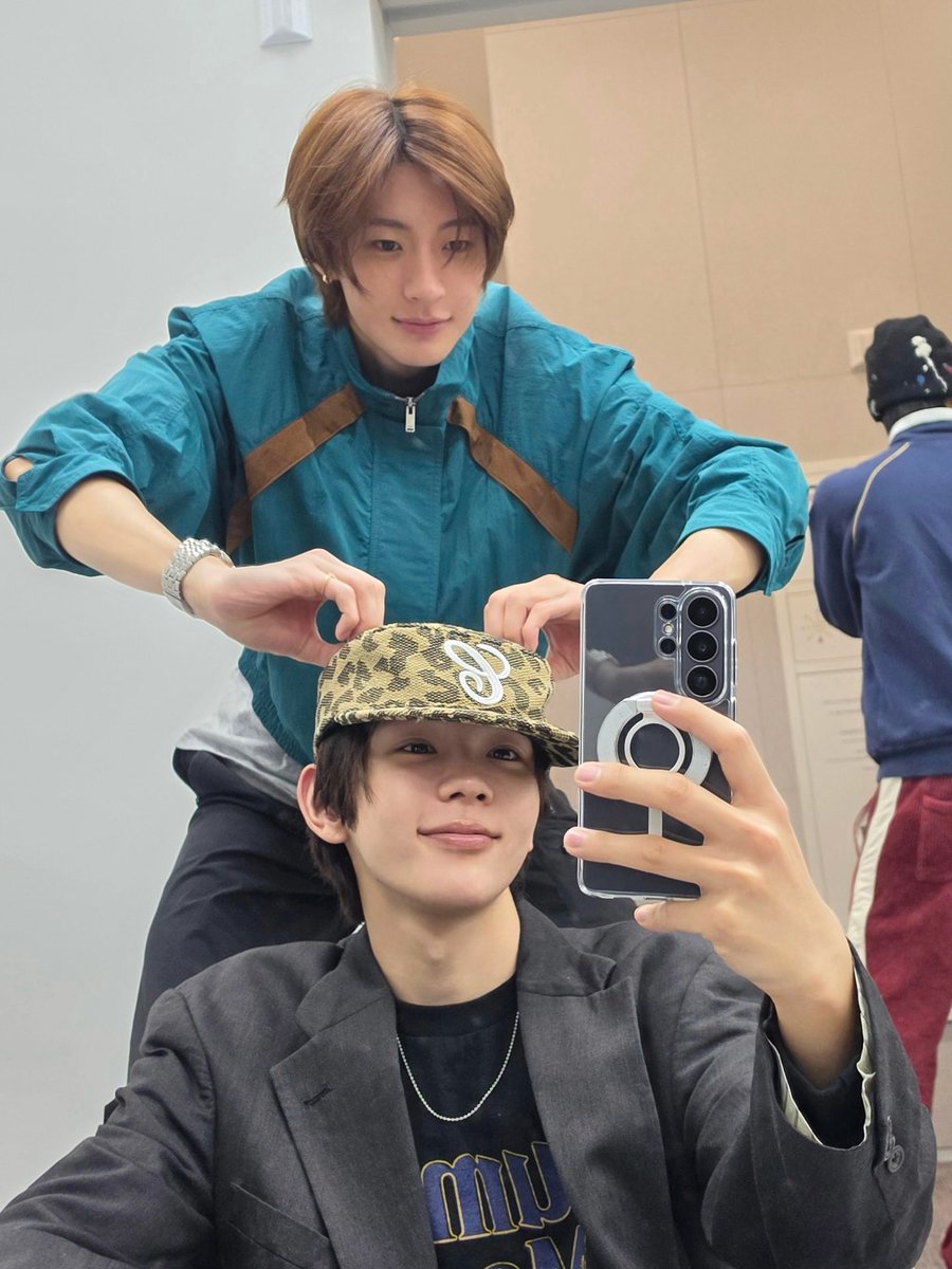 롬☺︎ tweet media