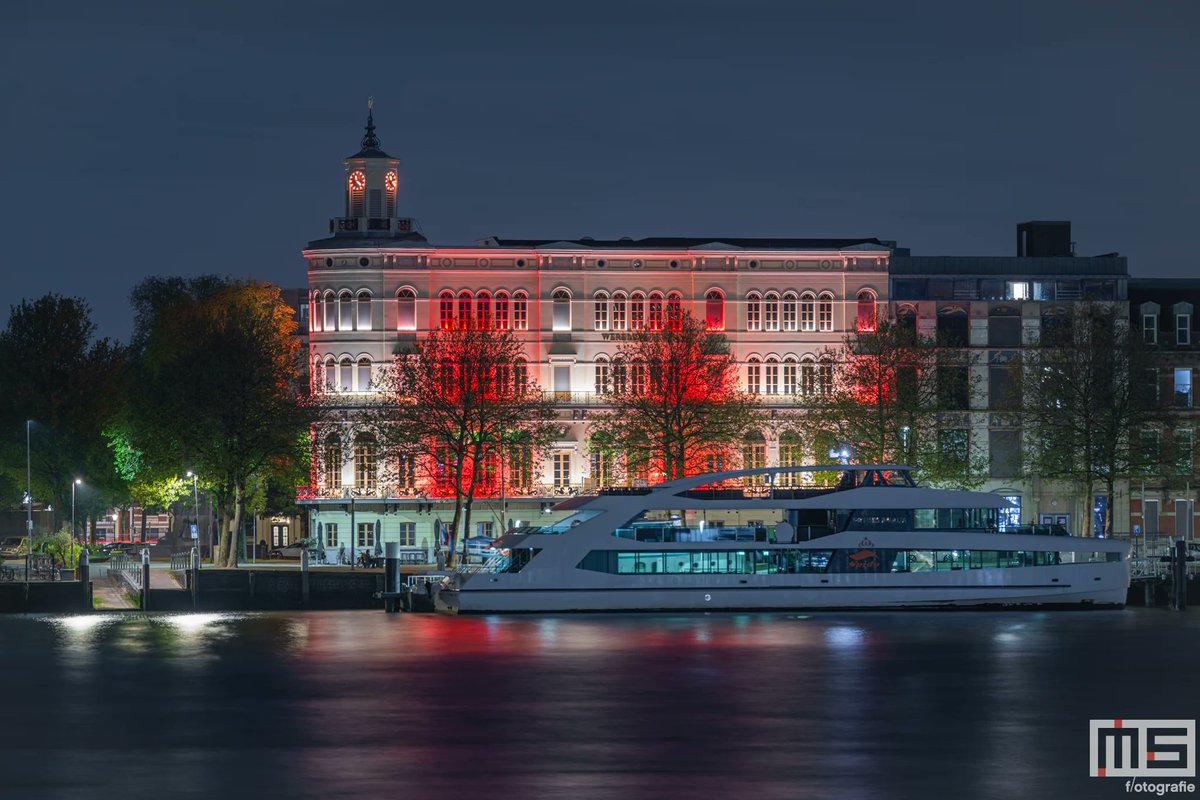 010bynight's tweet image. Het #Wereldmuseum in #Rotterdam door @marcvanderstelt als afdruk op #canvas? Verkrijgbaar via shop.ms-fotografie.nl
.
.
.
#picfee #werkaandemuur #sfeeraandemuur #artheroes #benrobenelux #fujifilm #fujifilmnederland