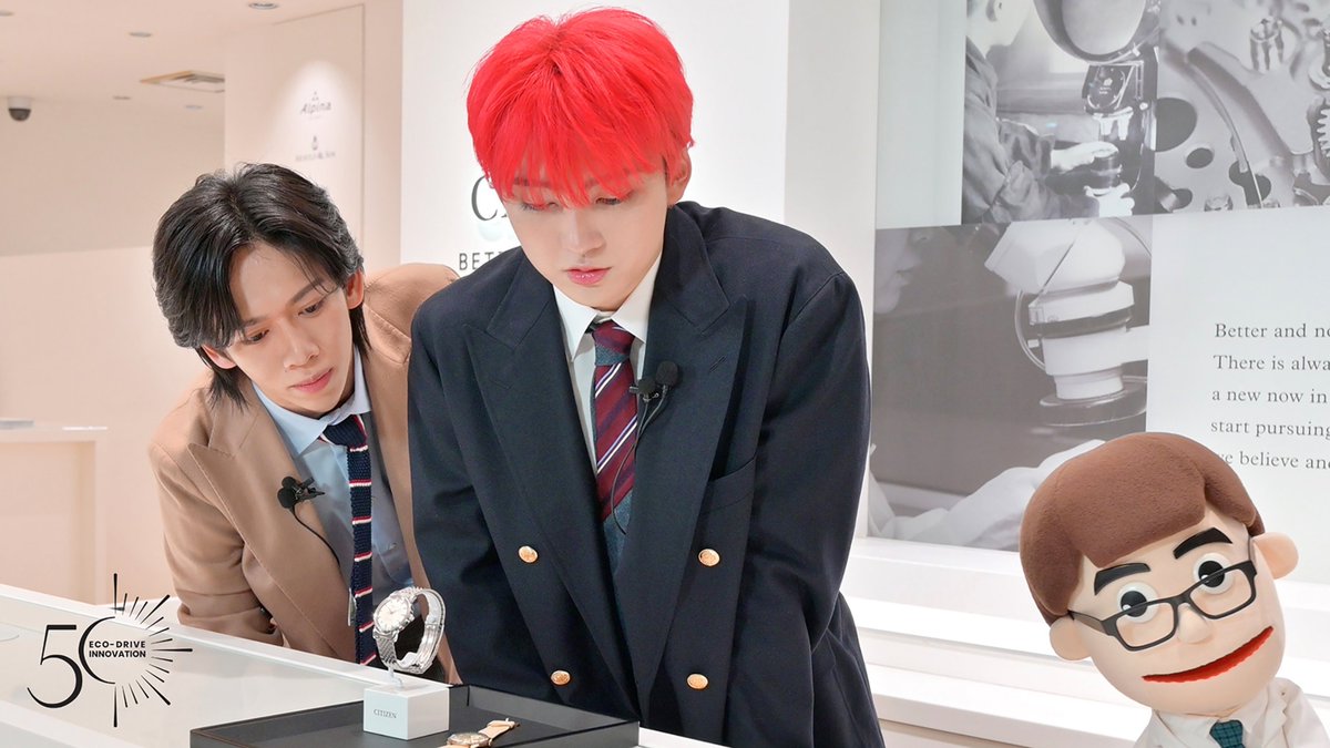 CITIZENWATCHJP's tweet photo. 超特急 #リョウガ さん &amp; #ユーキ さん
「超学んでいきます！シチズン編」
ご覧いただけましたか？👀

ビハインドショットをお届け✨
まっすぐな目で学ぶお二人の姿にトリコに...！

ぜひ #シチズンエコドライ部 で感想を教えてね💜❤️
@sd_bt @ryoganosu @murachan_secret
#超特急 #船津稜雅 #村田祐基 https://t.co/A634quv964