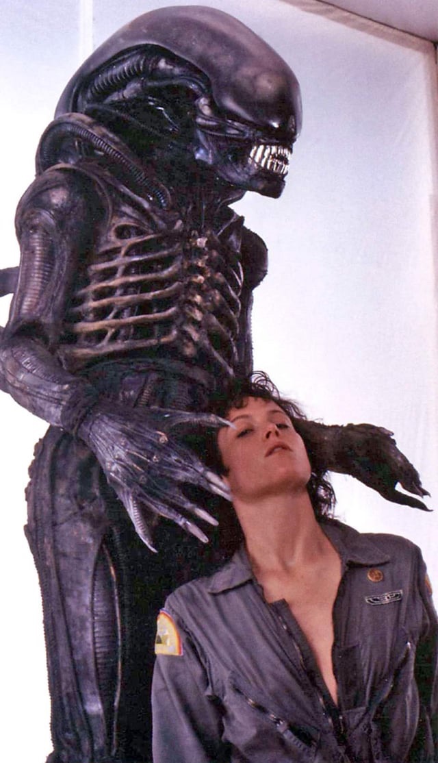 🍥ellen ripley shady facts tweet media