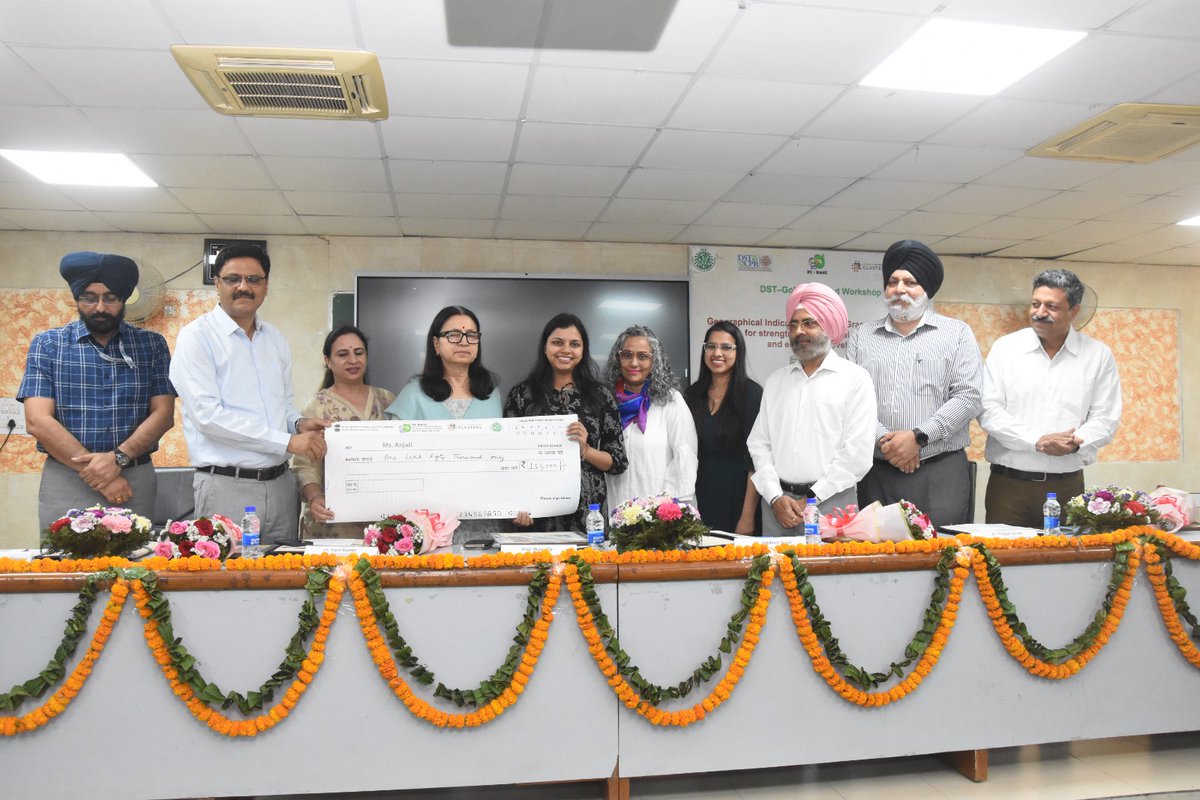 PSCST_GoP's tweet photo. @PSCST_GoP with @pu_cprdst &amp; @PI_RAHI organised a workshop on “Geographical Indications (GI) &amp; Grassroots Innovation,” supported by @IndiaDST. Experts, GI specialist explored #Phulkari, GI awareness, grassroots creativity &amp; Punjab’s heritage-driven innovation for regional growth. https://t.co/ucARfiVINX